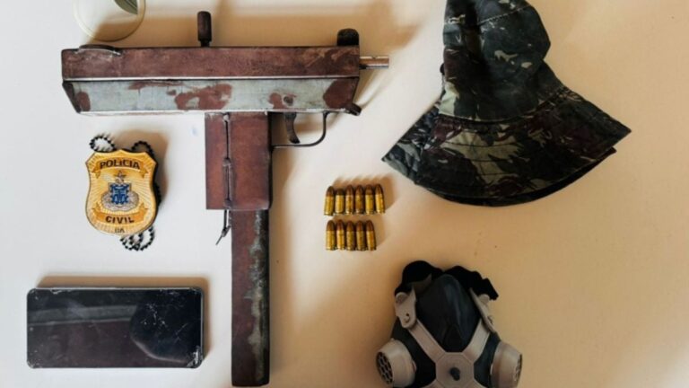 submetralhadora-apreendida-pela-policia-civil-com-mulher-em-jaguaquara-foto-reproducao-