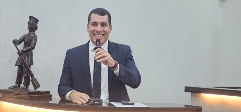 vereador-Albino-Brandao-toma-posse-como-titular-na-Camara-de-Feira-de-Santana-foto-paulo-jose-acorda-cidade-