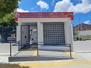 Colegio-Estadual-de-Tempo-Integral-Professora-Carminda-Mascarenhas-Vieira-Foto-Ney-Silva-Acorda-Cidade-