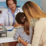 Crianca-no-pediatra-foto-freepik-tratamento-infantil-