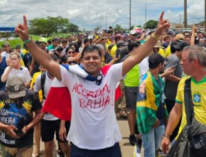 Deputado-Federal-Diego-castro-caminhada-com-Nikolas-Ferreira-Foto-Divulgacao-