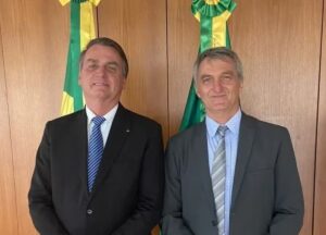 Jair-e-Renato-Bolsonaro-Foto-Reproducao-Facebook