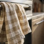 Muita-gente-lava-o-pano-de-prato-errado-e-espalha-bacteria-pela-cozinha-sem-perceber-1280x720-1