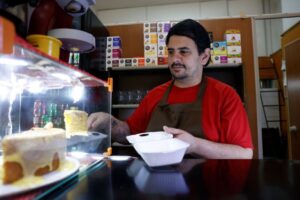 O-estoque-de-trabalhadores-celetistas-cresceu-271-ao-longo-de-2025-passando-de-4719-milhoes-para-4847-milhoes-de-vinculos-ativos-Foto-Fernando-Frazao-Agencia-Brasil