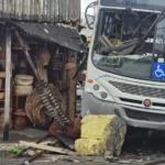 Onibus-desgovernado-ft-paulo-jose-acorda-cidade-