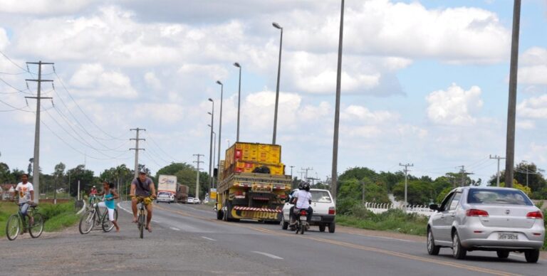 Semmam-proibe-outdoor-em-trecho-do-Anel-de-Contorno-Foto-Jorge-Magalhaes-Arquivo