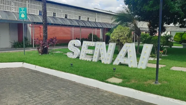 Senai-ft-ed-santos-acorda-cidade-