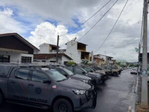 Viaturas-da-PM-Foto-Giro-Ipiau