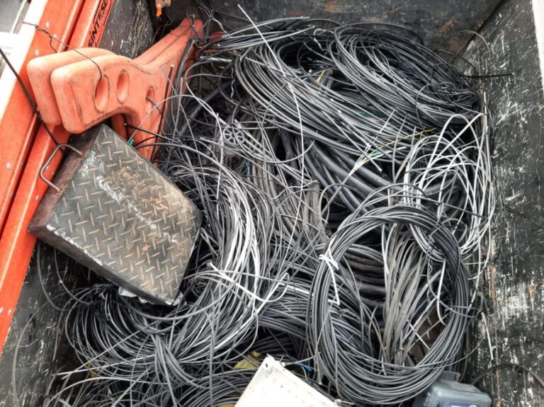 cabos-retirados-na-Operacao-Gatonet-foto-distribuicao-