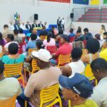 entrega-de-escrituras-de-propriedades-em-Feira-de-Santana-na-rua-pato-Branco-foto-Ed-Santos-Aocrda-Cidade-