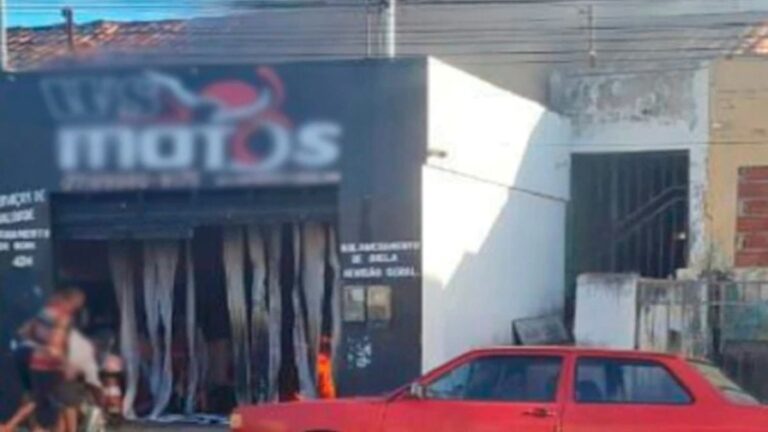 incendio-loja-de-motociclteas-em-brumado-foto-reproducaoa-chei-sudoeste-
