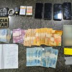 material-apreendido-com-tres-suspeitos-de-particar-golpes-contra-idosos-foto-Divulgacao-Ascom-PCBA