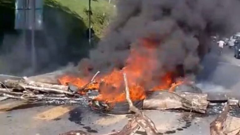 protesto-na-BR-101-foto-reproducao-riro-Ipiau-