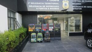 64-CIPM-apreende-oito-maquinas-caca-niqueis-no-bairro-Rua-Nova-em-Feira-de-santana-foto-divulgacao-