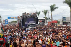 7brIObrI-Micareta-de-Feira-2025-Bell-Marques-ft-Beatriz-Rosado-acorda-cidade