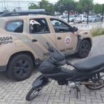 Adolescente-e-apreendido-com-moto-roubada-no-Conjunto-Feira-IV-Foto-PMBA-200226