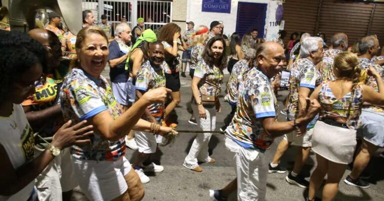 Bloco-Habeas-Copos-Foto-Waltemy-Brandao-Bahia-Noticias-120226