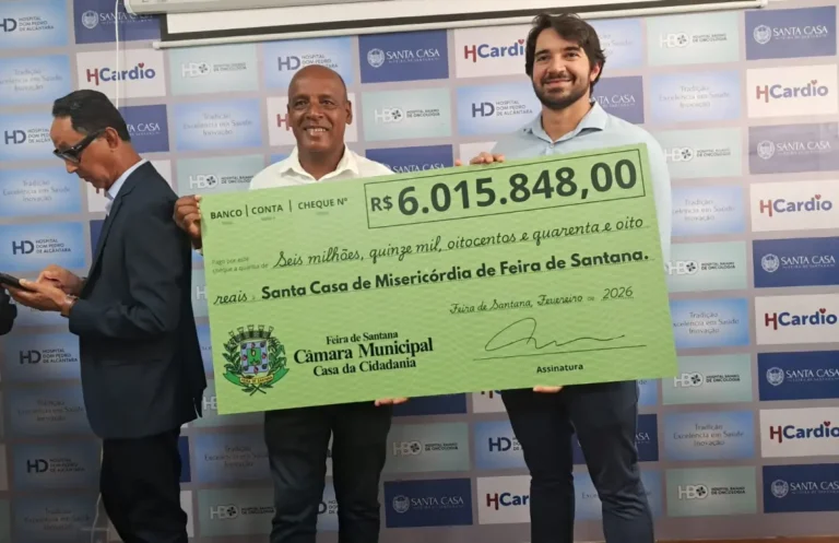 Camara-de-Feira-entrega-cheque-de-R-6-milhoes-para-construcao-do-novo-Hospital-Baiano-de-Oncologia-ft-ney-silva-acorda-cidade