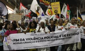Conciencia-negra-manifestacao-por-mae-bernadete-foto-fernando-frazao-agencia-brasil-