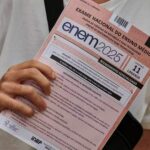 ENEM-2025-DOMINGO-RIBEIRAO-PRETO-Caderno-de-prova-laranja-no-2o-dia-de-prova-Foto-Erico-Andradeg1