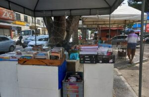 Feira-de-livros-usados-ft-ney-silva-acorda-cidade6