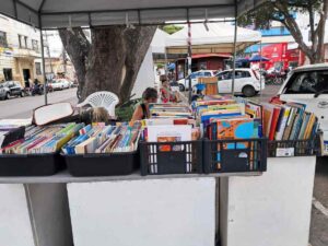 Feira-do-Livro-Usado-Foto-Ney-Silva-Acorda-Cidade-2