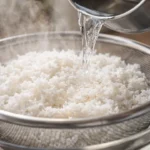 Nunca-faca-isso-ao-esfriar-o-arroz-se-nao-quiser-que-ele-empelote-no-dia-seguinte-1280x720-1