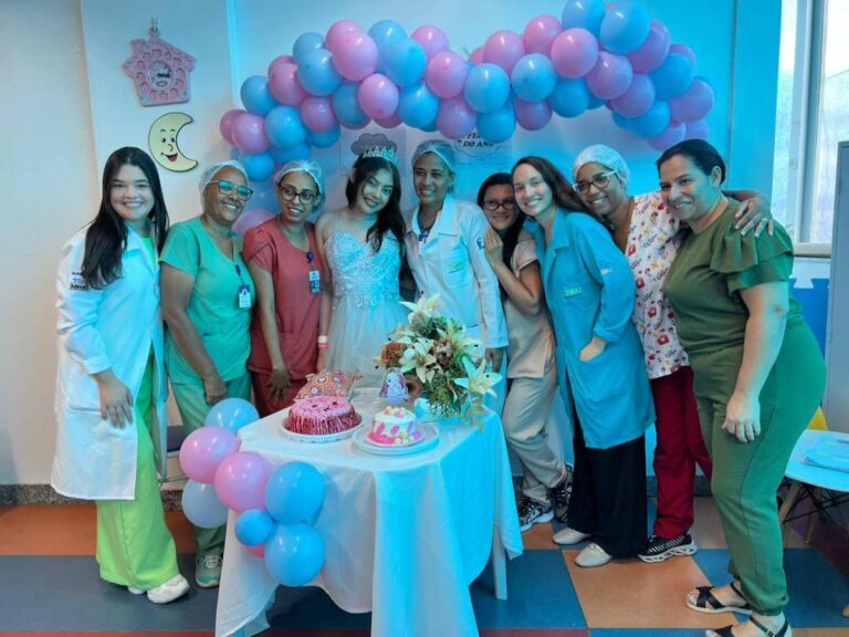 Paciente-do-HEC-celebra-15-anos-com-surpresa-Foto-Caio-Brito-Ascom-HEC