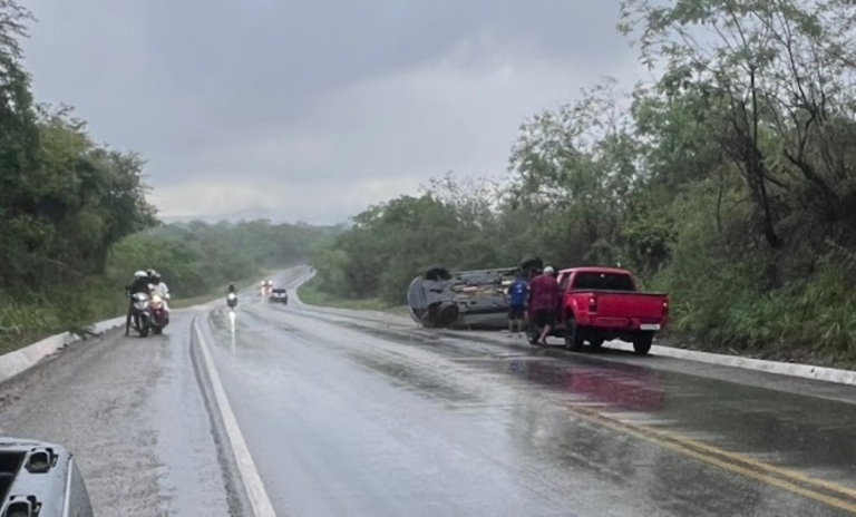 Pick-up-tomba-foto-reproducao-