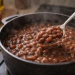 Saiba-por-que-erros-comuns-ao-cozinhar-feijao-afetam-sabor-e-textura-mesmo-quando-tudo-parece-certo-1280x720-1