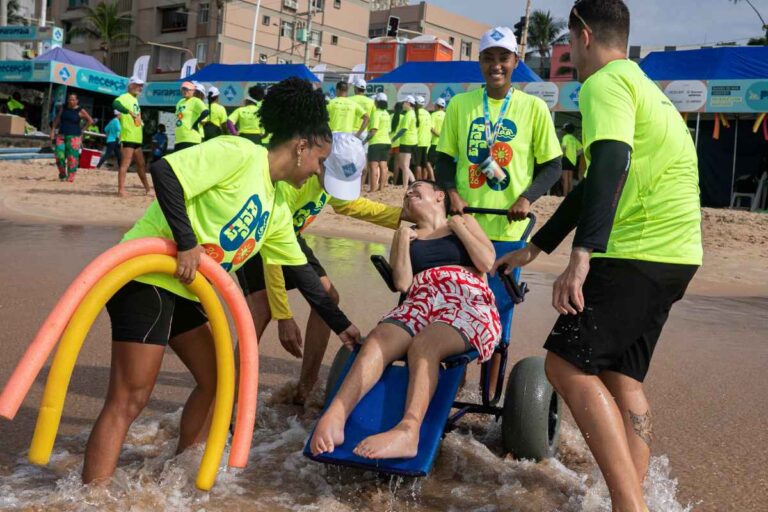 Transporte-de-banhistas-Foto-Iracema-Chequer