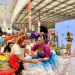 Turistas-se-despedem-do-Carnaval-da-Bahia-ja-em-clima-de-Sao-Joao-Foto-Lais-Rocha-Ascom-SeturBA