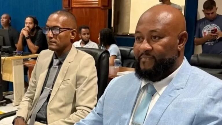 Vereadores-tomam-posse-foto-divulgacao-