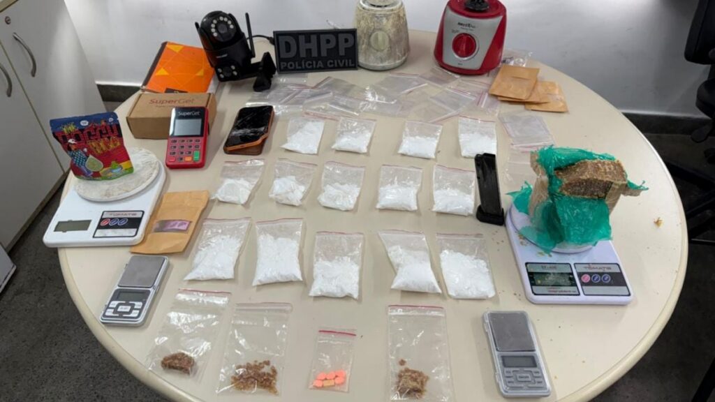 apreensao-de-drogas-com-casal-em-Feira-de-Santana-foto-divulgacao-01