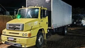 caminhao-apreendido-em-Livramento-de-Nossa-Senhora-Foto-reproducao-achei-sudoeste-