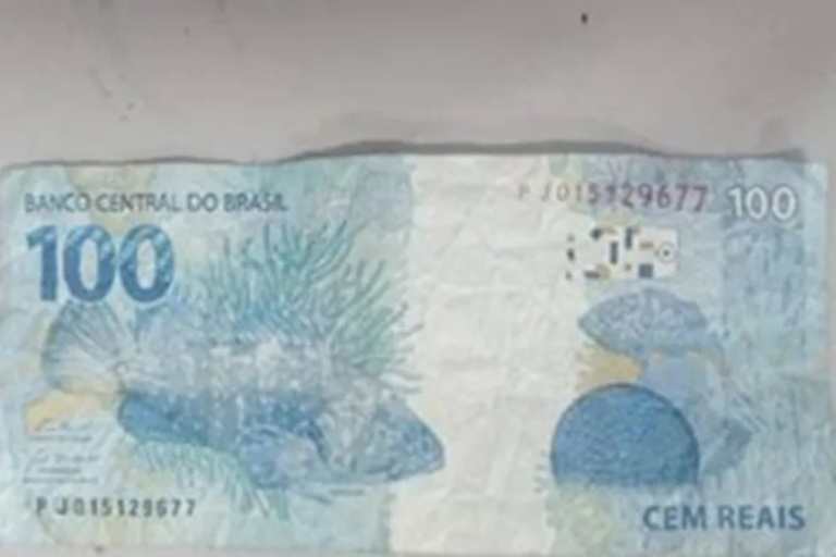 cedula-de-100-falsa-homem-preso-em-Guanambi-foto-reproducao-achei-sudoeste-