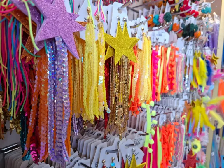 comercio-de-Feira-de-Santana-fantasias-e-looks-para-o-Carnaval-ft-kaio-vinicius-acorda-cidade-4