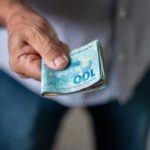 dinheiro-gustavomellossa-freepik