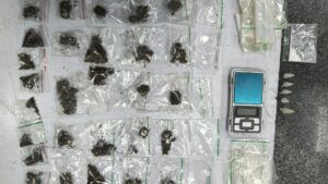 drogas-apreendidas-no-fundo-de-uma-casa-no-distrito-de-Jaiba-foto-divulgacao-