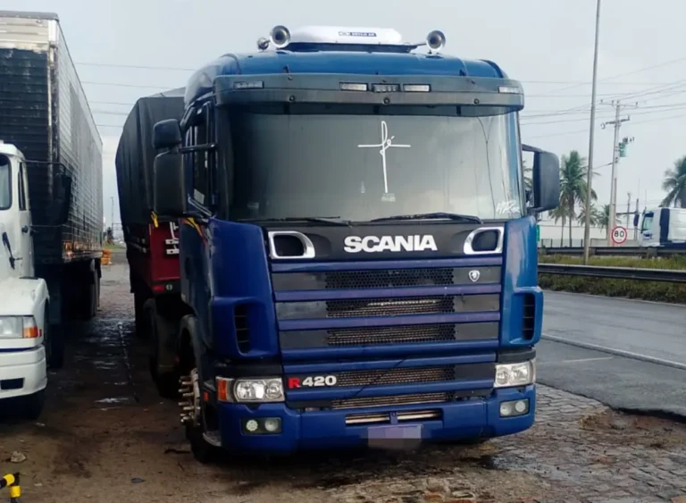 motorista-encontrado-morto-em-carreta