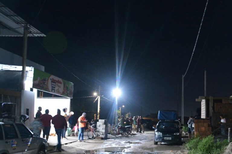 prefeitura-entrega-iluminacao-led-050226