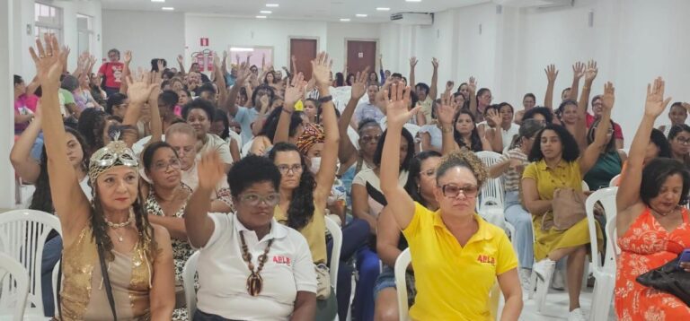 professores-aprovam-paralisacao-apos-assembleia-foto-paulo-jose-acorda-cidade-120226