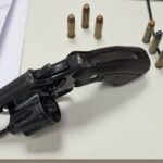 65a-CIPM-conduz-homem-e-apreende-adolescente-por-porte-ilegal-de-arma-e-veiculo-roubado-no-bairro-Aviario