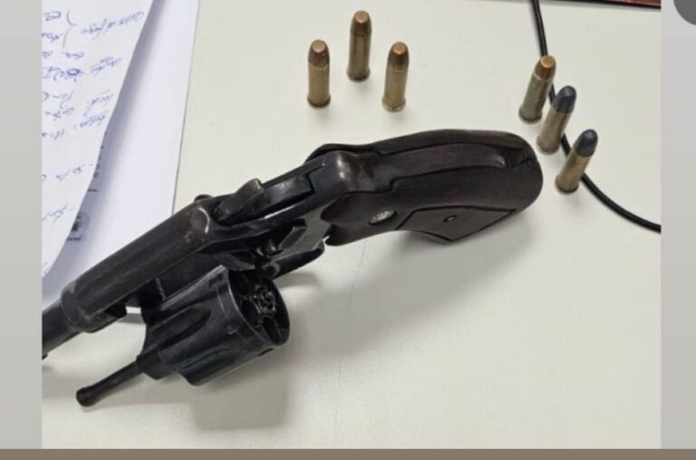 65a-CIPM-conduz-homem-e-apreende-adolescente-por-porte-ilegal-de-arma-e-veiculo-roubado-no-bairro-Aviario