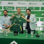 Apresentacao-oficial-do-atacante-Thaigo-Galhardo-ao-Feira-FC-Foto-Paulo-Jose-Acorda-Cidade-04