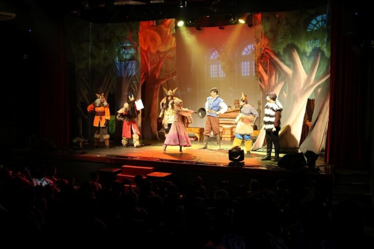 Atracao-no-teatro-Margarida-Ribeiro-Foto-Marcelo-Magalhaes-2