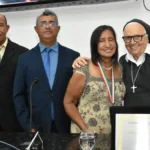 Casal-recebe-homenagens-na-Camara-