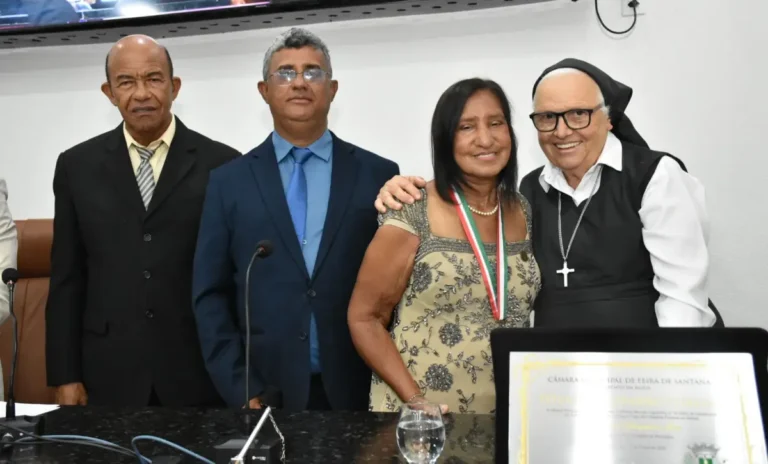 Casal-recebe-homenagens-na-Camara-