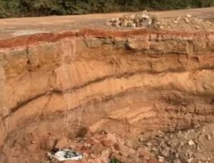 Cratera-em-Euclides-da-Cunha-Foto-Reproducao-Calila-Noticias