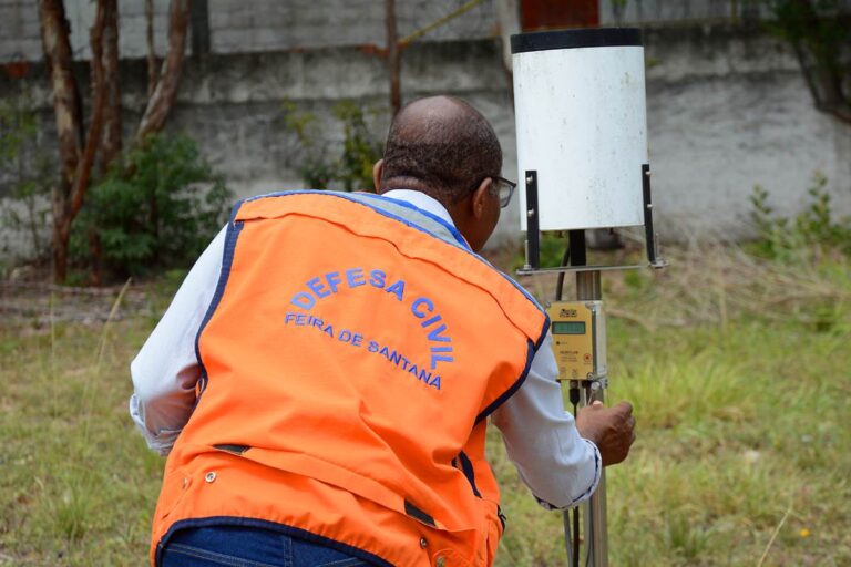 Defesa-Civil-Vistoria-os-Pluviometros-Instalados-Foto-Valto-Novaes-4